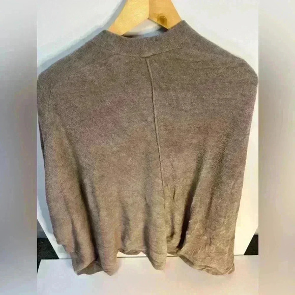 Barefoot Dreams taupe bamboo lite open cardigan with pockets - Picture 8 of 8